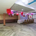 Oyo 13125 Hotel Gwal Palace