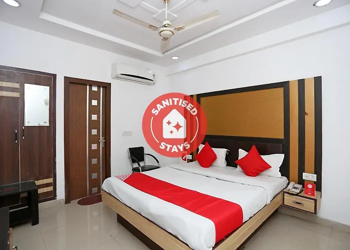 Oyo 13125 Hotel Gwal Palace