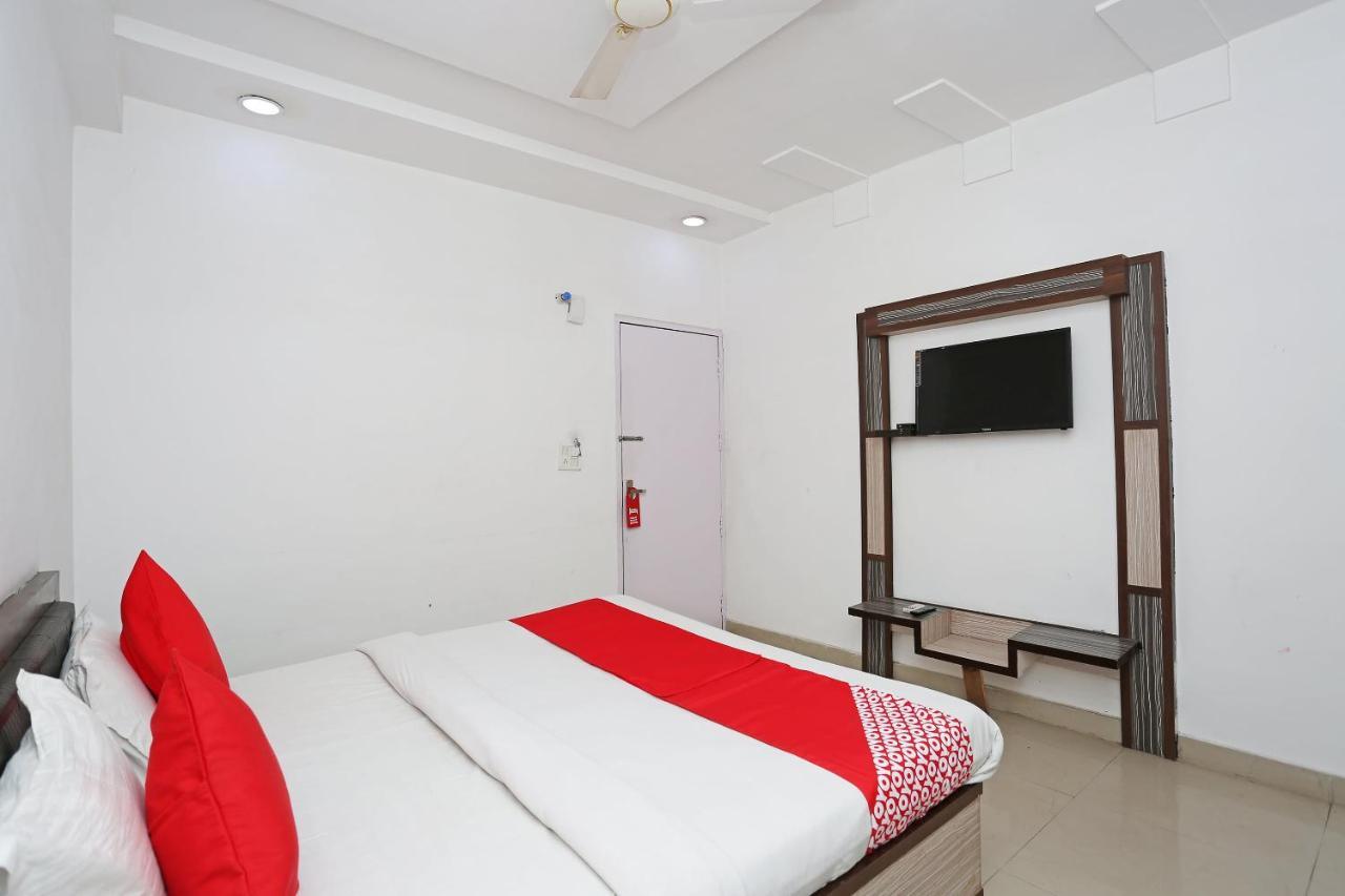 Oyo 13125 Gwal Palace Hotel