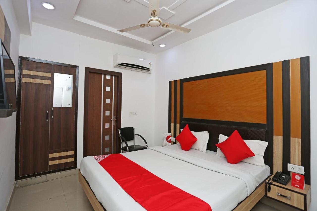 Hotel Oyo 13125 Gwal Palace 3*